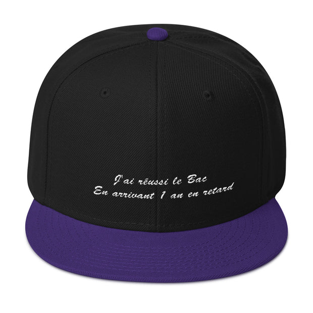 Casquette snapback "J'ai réussi le Bac en arrivant 1 an en retard"